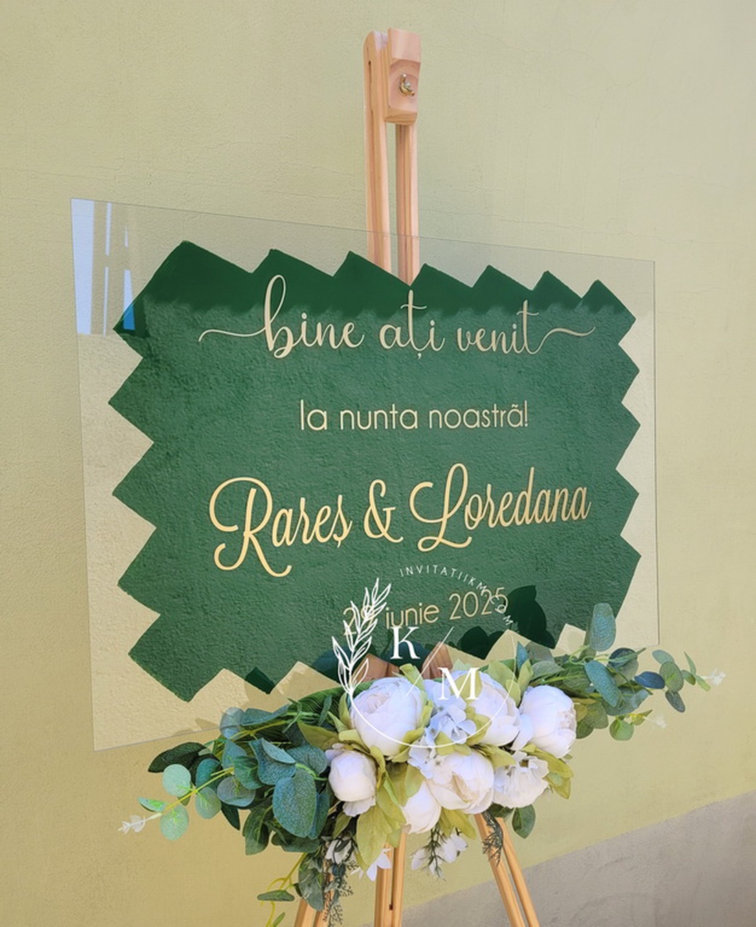 Panou intampinare nunta din plexiglas verde si auriu - accesorii nuntă - materiale decor pentru nuntă - tablouri și indicatoare nuntă - Artynos.ro