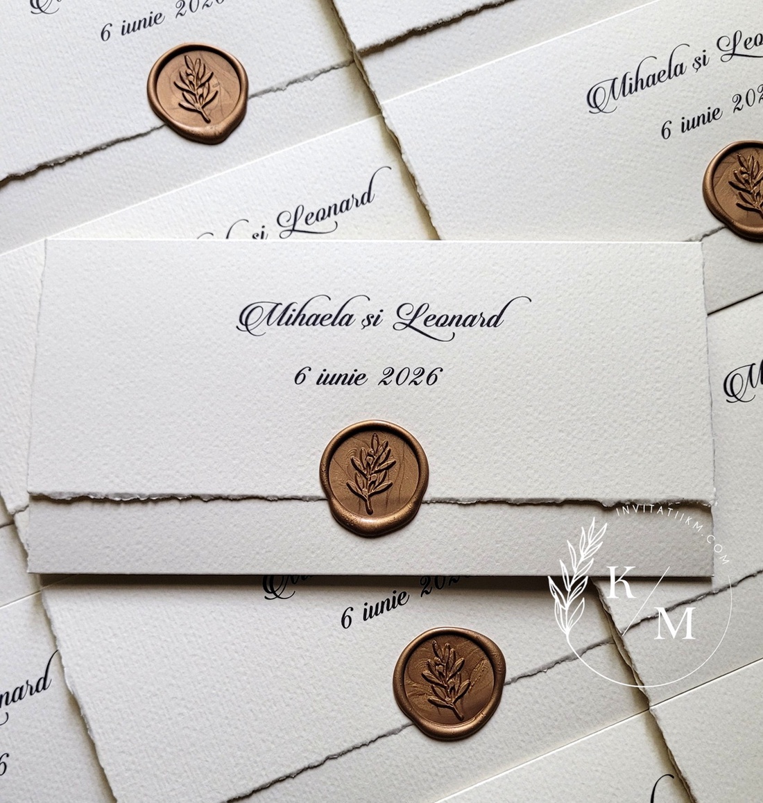 Invitatie de nunta cu sigiliu din ceara si margini rupte manual - accesorii nuntă - invitații și felicitări de nuntă - invitații nuntă - Artynos.ro