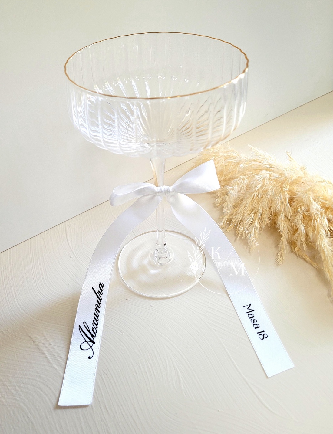 Set 4 fundite personalizate din satin pentru pahare/umerase/meniuri nunta - accesorii nuntă - materiale decor pentru nuntă - decorațiuni nuntă - Artynos.ro