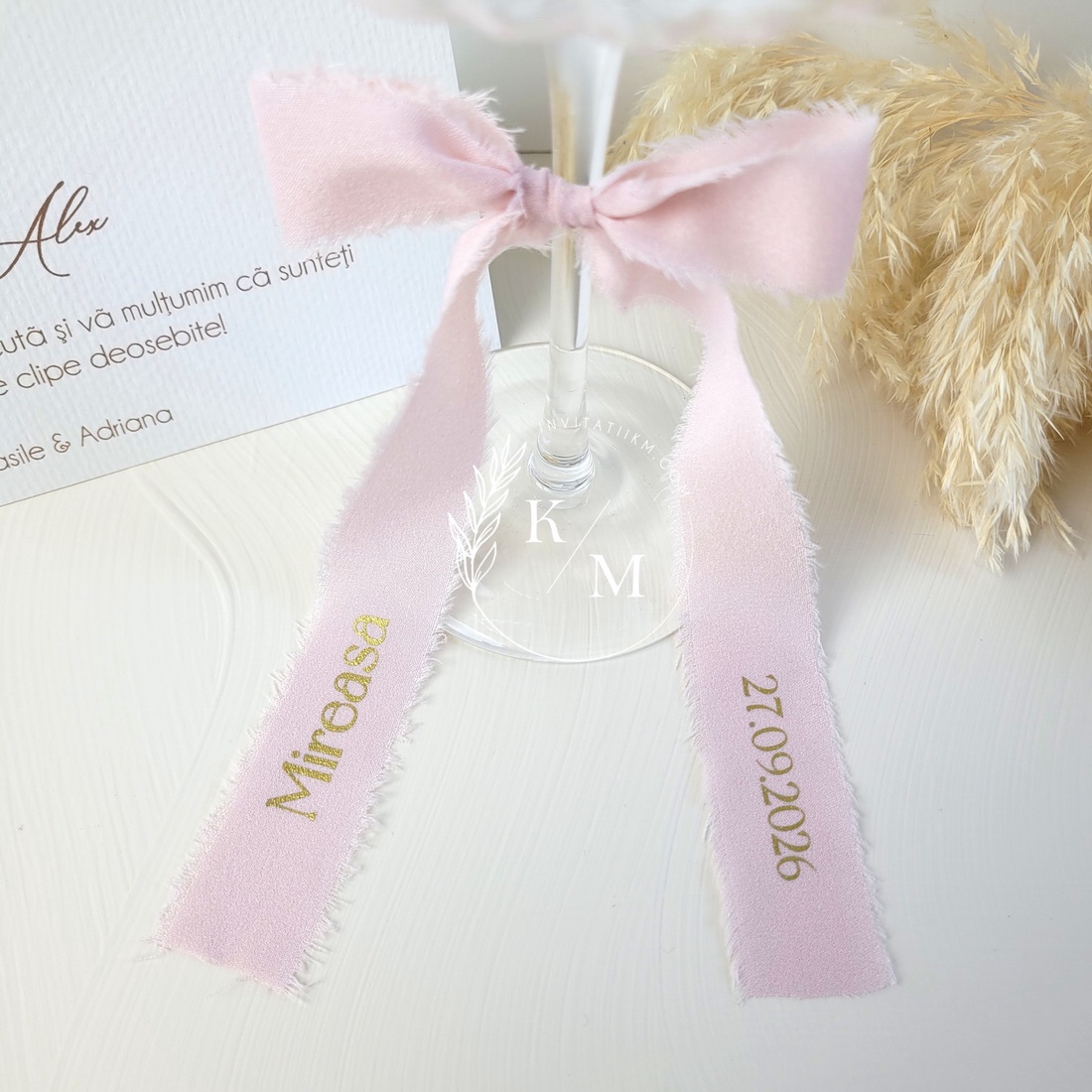 Set 4 fundite personalizate din matase pentru pahare/umerase/meniuri nunta - accesorii nuntă - materiale decor pentru nuntă - decorațiuni nuntă - Artynos.ro
