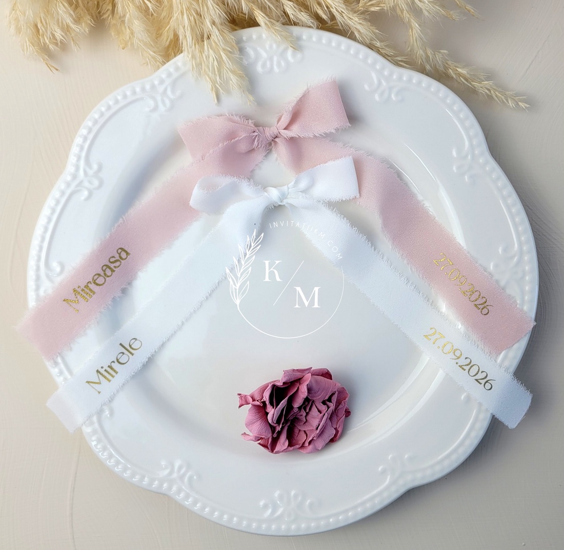 Set 4 fundite personalizate din matase pentru pahare/umerase/meniuri nunta - accesorii nuntă - materiale decor pentru nuntă - decorațiuni nuntă - Artynos.ro