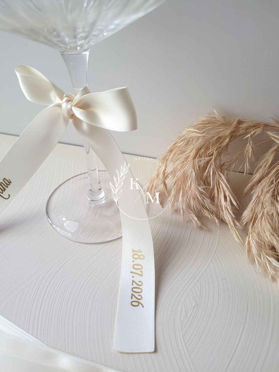 Set 10 panglici personalizate din satin pentru pahare/umerase/meniuri nunta - accesorii nuntă - materiale decor pentru nuntă - decorațiuni nuntă - Artynos.ro