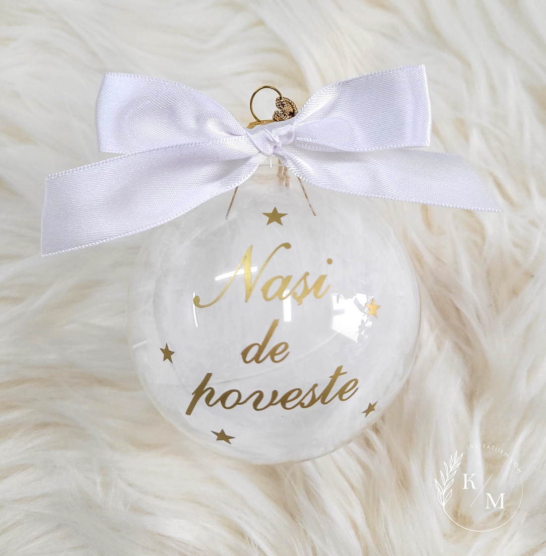 Glob de Crăciun personalizat Nasi de poveste, umplut cu puf alb - crăciun - decorațiuni de crăciun de casă - globuri de crăciun - Artynos.ro