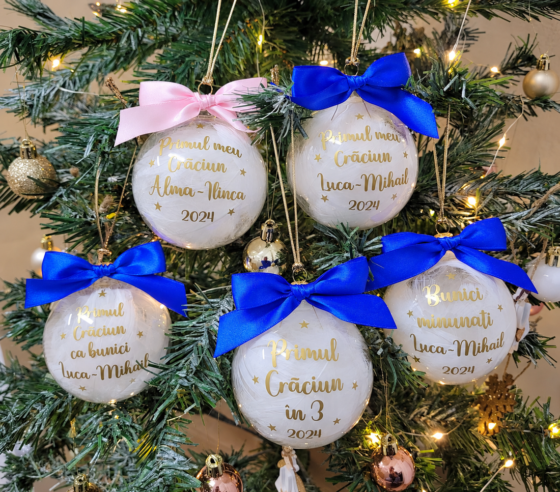 Set 4 Globuri de Crăciun personalizate pentru familie, umplute cu puf alb - crăciun - decorațiuni de crăciun de casă - globuri de crăciun - Artynos.ro