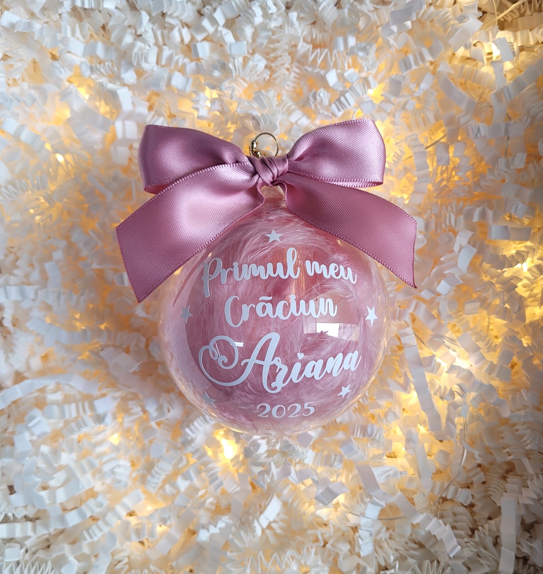 Glob de Crăciun personalizat cu nume Primul meu Craciun, umplut cu puf roz antic - crăciun - decorațiuni de crăciun de casă - globuri de crăciun - Artynos.ro