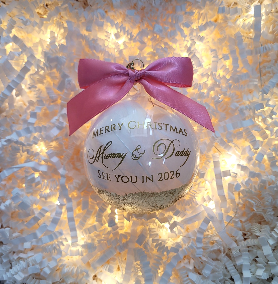 Glob de Crăciun Personalizat Merry Christmas Mommy and Daddy / See you in 2027 - crăciun - decorațiuni de crăciun de casă - globuri de crăciun - Artynos.ro