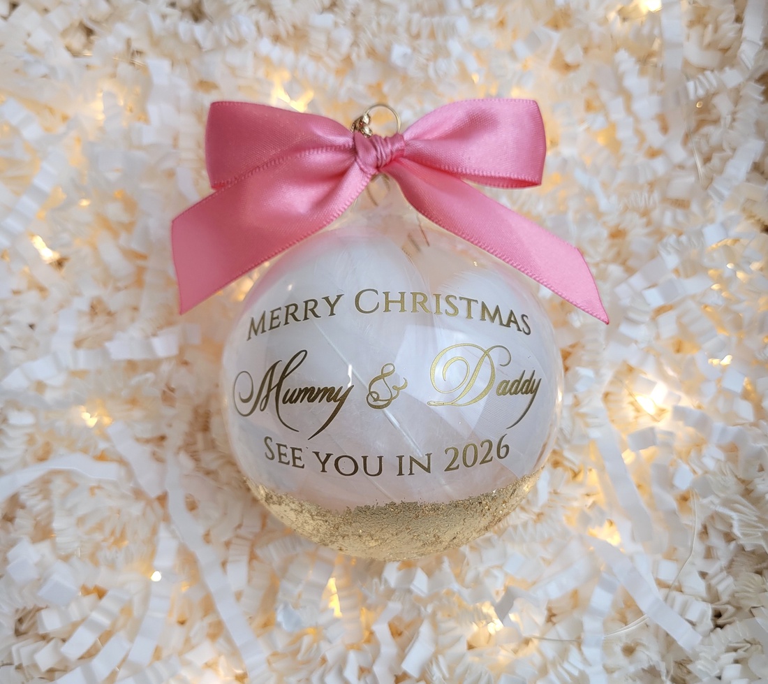 Glob de Crăciun Personalizat Merry Christmas Mommy and Daddy / See you in 2027 - crăciun - decorațiuni de crăciun de casă - globuri de crăciun - Artynos.ro