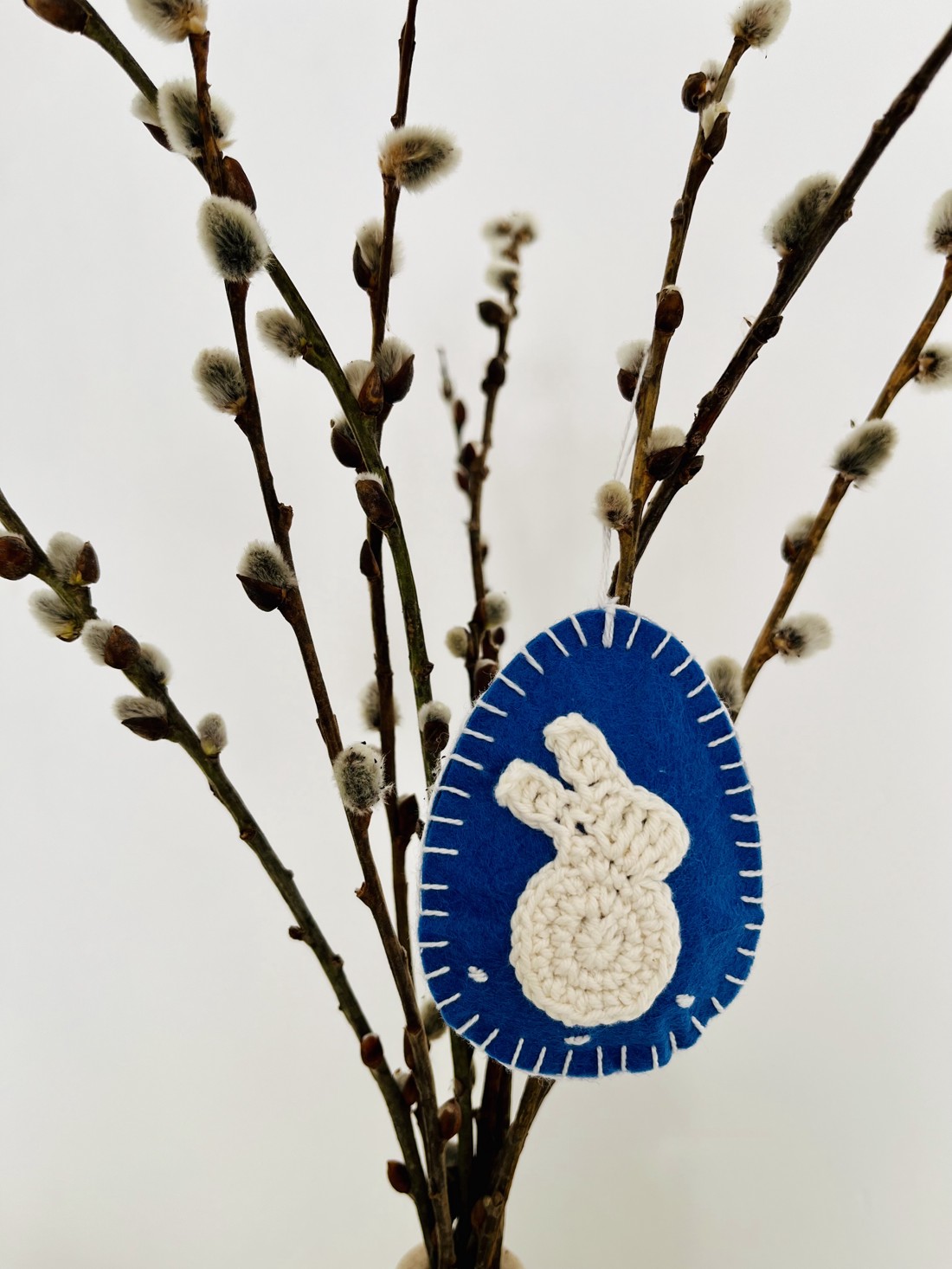 Iepuraș de Paște și farfurie cu ouă -  - Artynos.ro