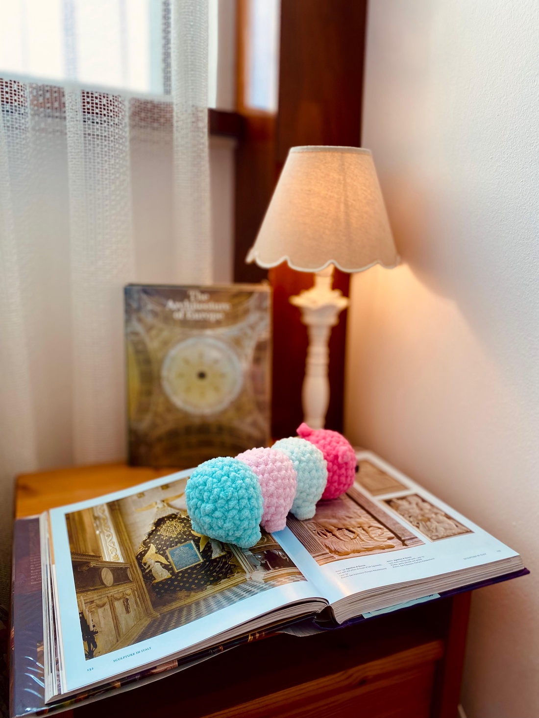 Jucarie crosetata amigurumi omida colorata 24 cm handmade - jucării și echipamente pentru copii - plușuri - păpușă croșetată, păpușă de pluș - Artynos.ro Jucarie crosetata amigurumi omida colorata 24 cm handmade - jucării și echipamente pentru copii - plușuri - păpușă croșetată, păpușă de pluș - Artynos.ro