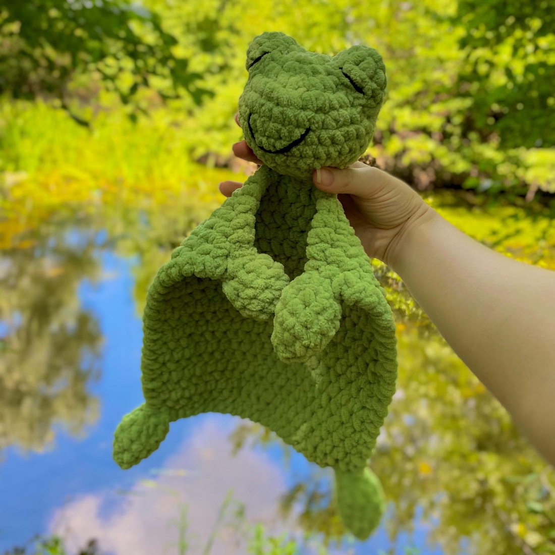 Paturica bebe crosetata amigurumi broasca/hipopotam/ crocodil 35 cm handmade - jucării și echipamente pentru copii - jucării bebeluși - pături bebeluși - Artynos.ro
