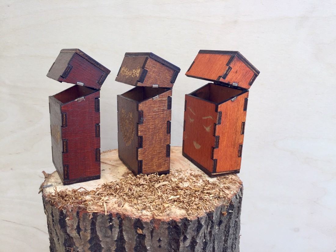 Cutie cadou cu suport pentru țigări - genți și portofele - portofele, huse, suporturi - Artynos.ro