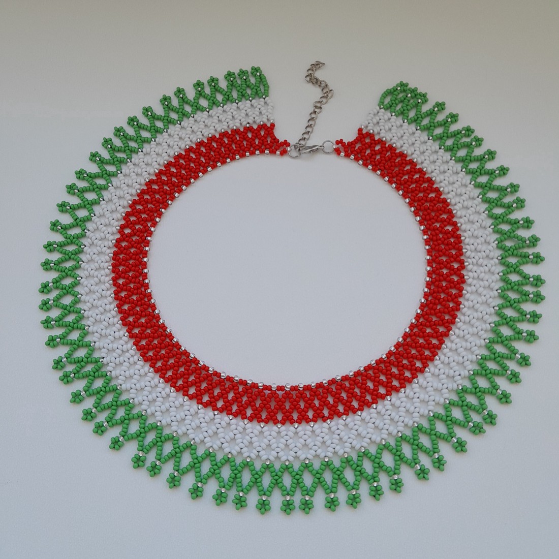 Colier de perle de culoare națională - - Artynos.ro Colier de perle de culoare națională - - Artynos.ro