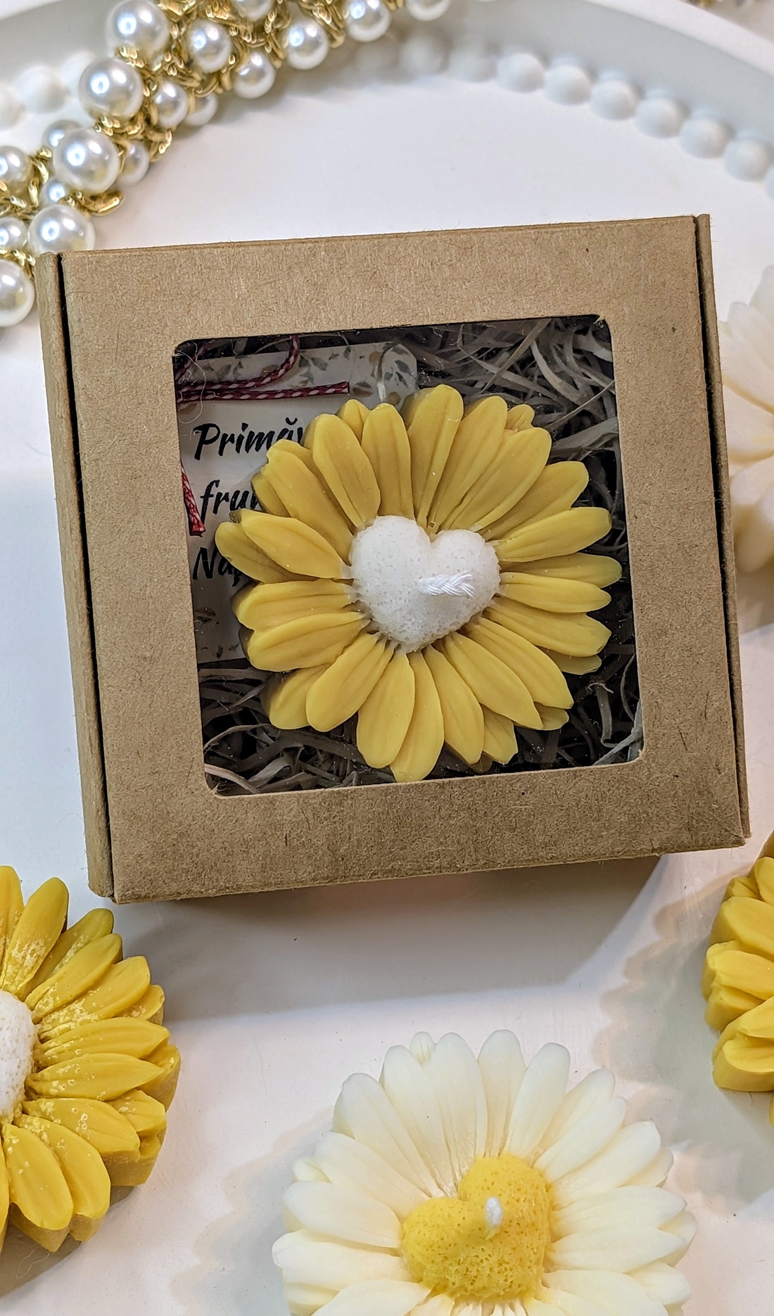 Mărțișor handmade margareta - bijuterii - mărțișor - Artynos.ro