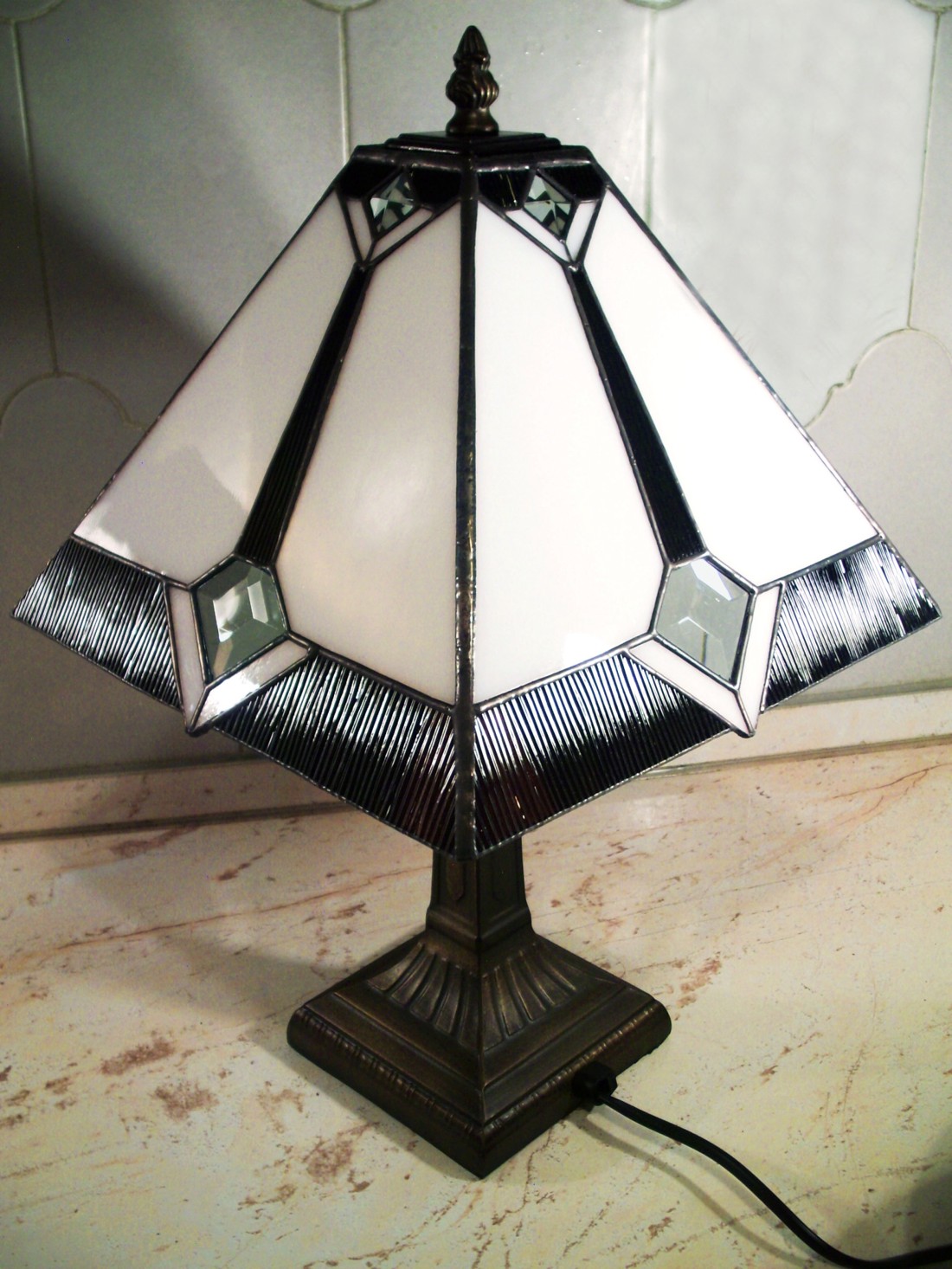 Art nuovo lampa tifany; Negru pe alb - - Artynos.ro Art nuovo lampa tifany; Negru pe alb - - Artynos.ro