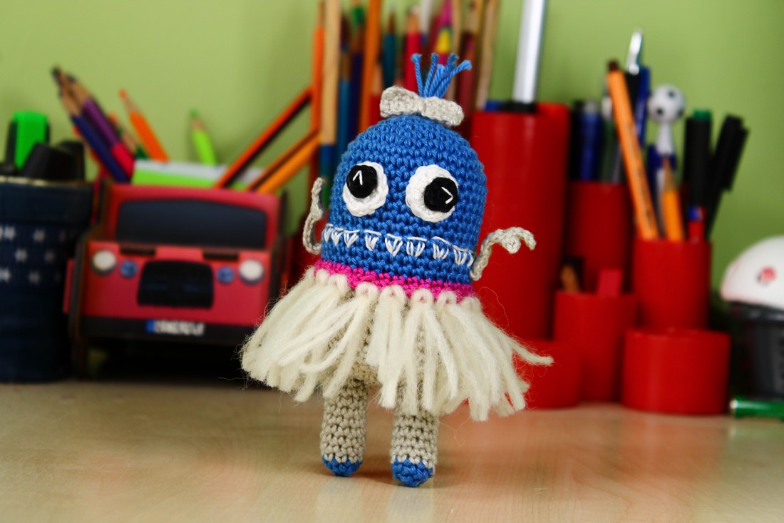 Monstru Monstru -  - Artynos.ro