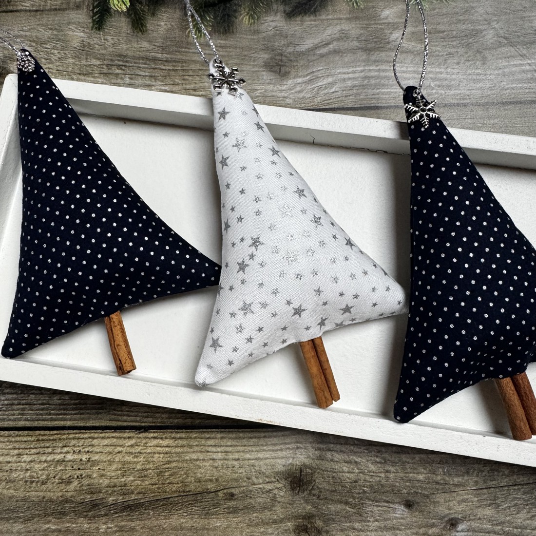 Ornament pom de Crăciun cu bețe de scorțișoară /set de 3/ - crăciun - decorațiuni de crăciun de casă - figurine pentru pomul de crăciun - Artynos.ro