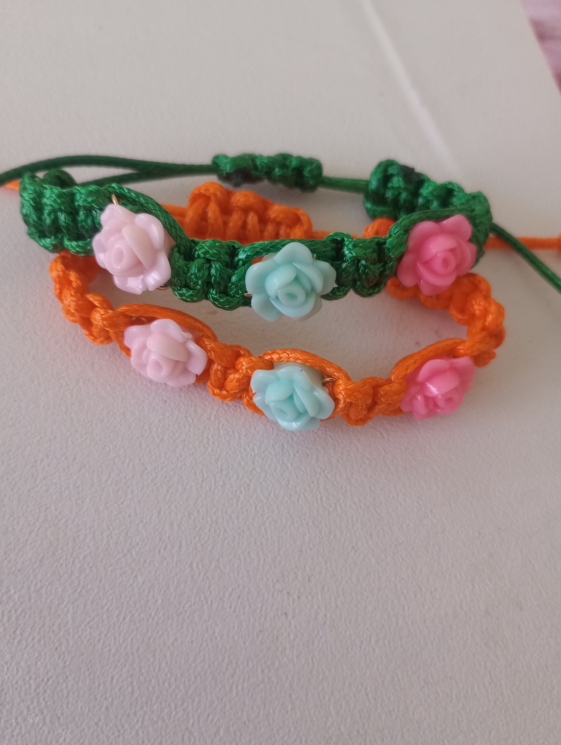 Brățări floricele - accessorii și unelte - mărgea, componente de bijuterii - mărgea din plastic - Artynos.ro Brățări floricele - accessorii și unelte - mărgea, componente de bijuterii - mărgea din plastic - Artynos.ro