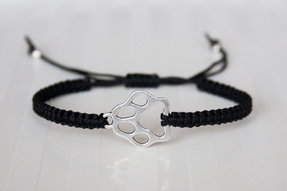 Brățară macramé împletită - Black paw paw -  - Artynos.ro