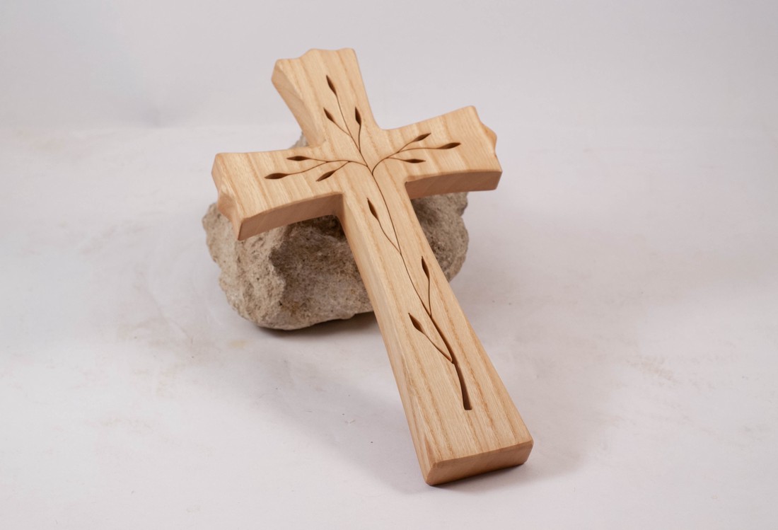 Cruce din lemn cu model, cruce de perete  - casă & stil de viață - accesorii religioase - cruce - Artynos.ro