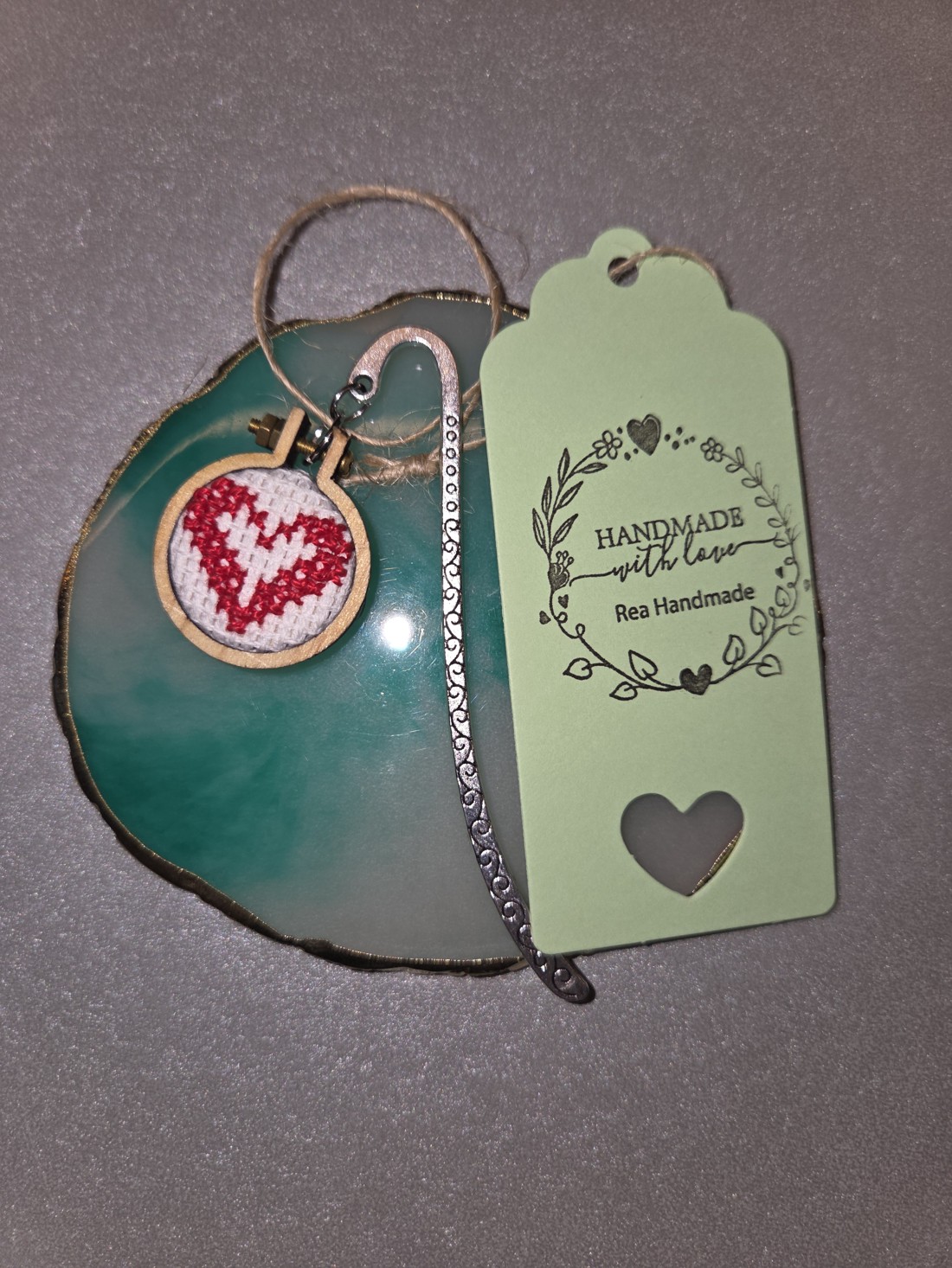 Semne de carte în formă de inimă - cărți și creații cu tematică muzicală, cadouri - semn de carte - Artynos.ro