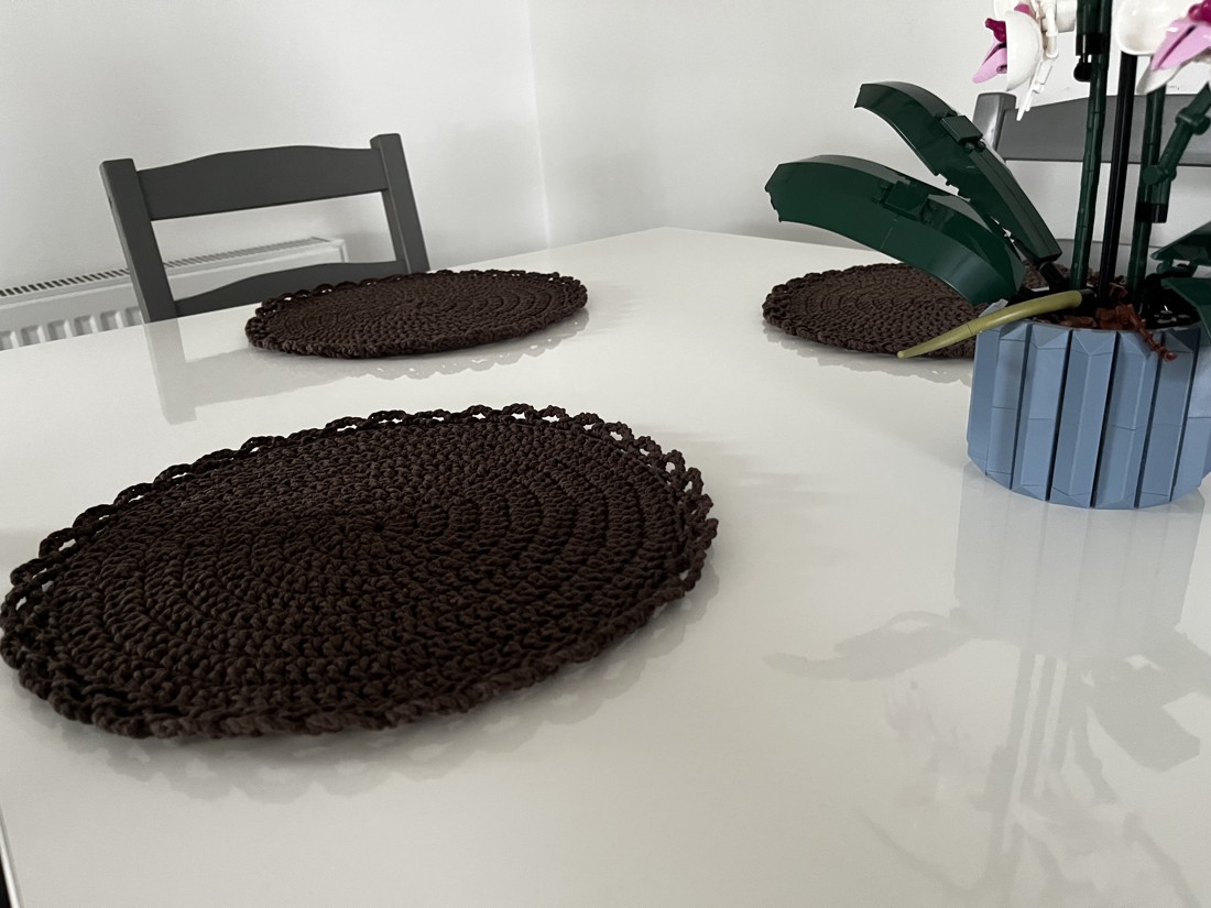 Set de masă croșetat - casă & stil de viață - accesorii pentru decorat casa - decorațiuni de masă și decorațiuni pentru rafturi  - fețe de masă croșetate - Artynos.ro