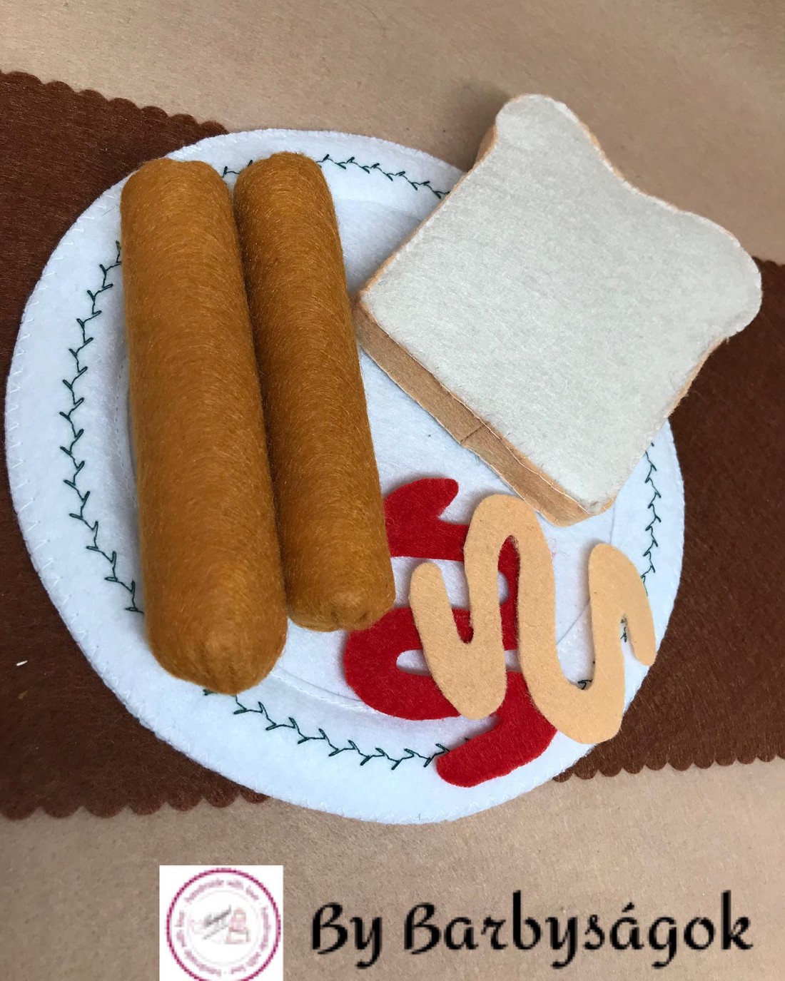 Mâncăruri cu file - Meniu pe farfurie / Pâine - cârnați - ketchup - muștar/ - - Artynos.ro Mâncăruri cu file - Meniu pe farfurie / Pâine - cârnați - ketchup - muștar/ - - Artynos.ro
