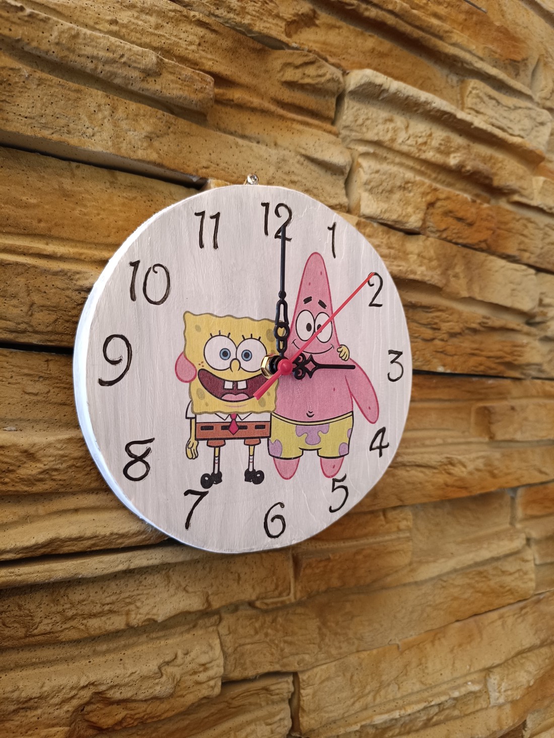 Ceas de perete din lemn Spongebob și Patrick - - Artynos.ro Ceas de perete din lemn Spongebob și Patrick - - Artynos.ro