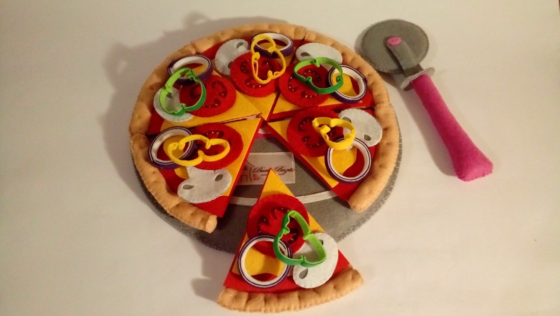 Farfurii din pâslă (set de făcut pizza) - - Artynos.ro Farfurii din pâslă (set de făcut pizza) - - Artynos.ro