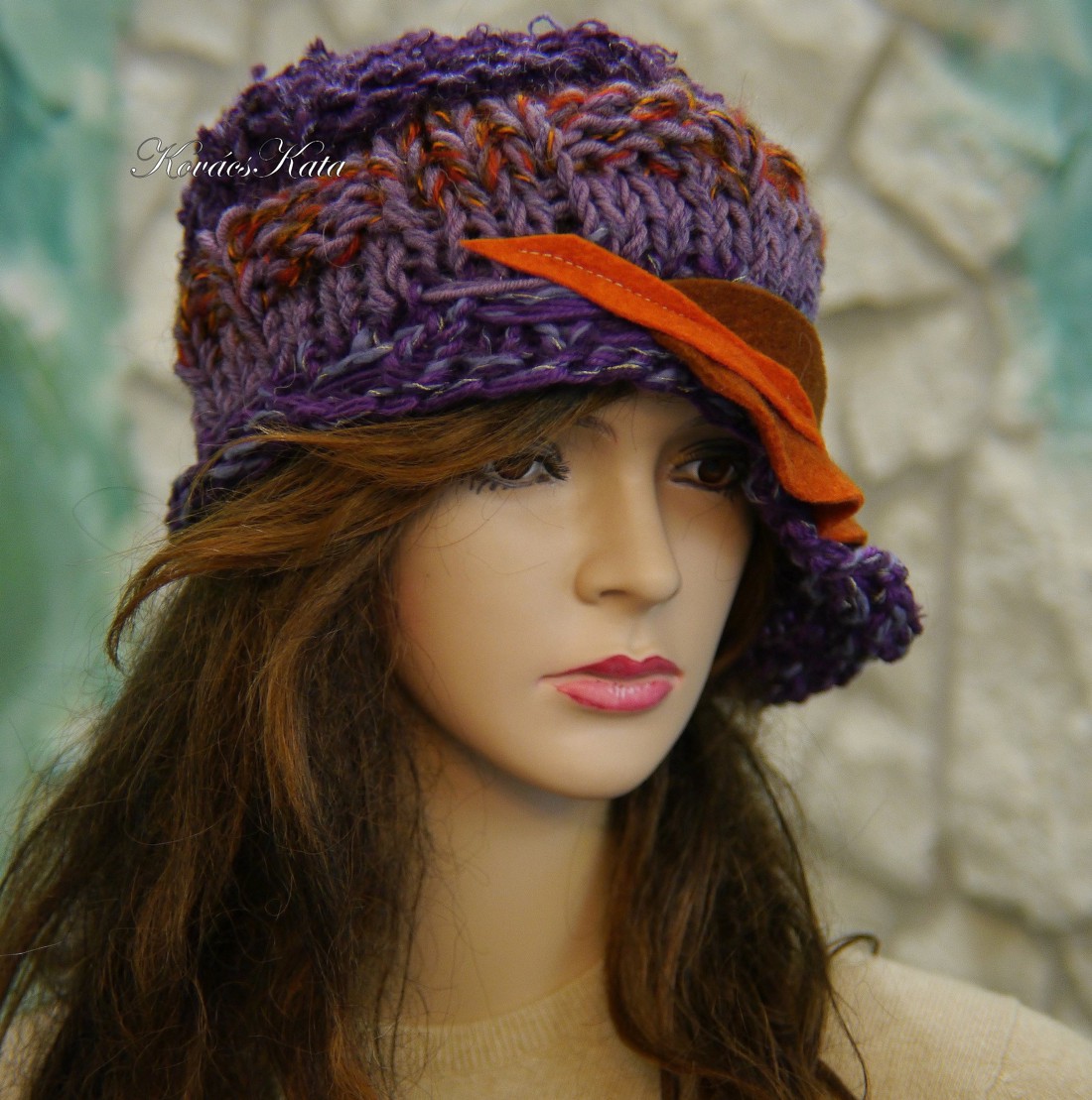 CLOCHE-ART - pălărie extravagantă tricotată manual / violet-portocaliu - îmbrăcăminte și modă - eșarfe, pălării, fularuri - căciulă - Artynos.ro