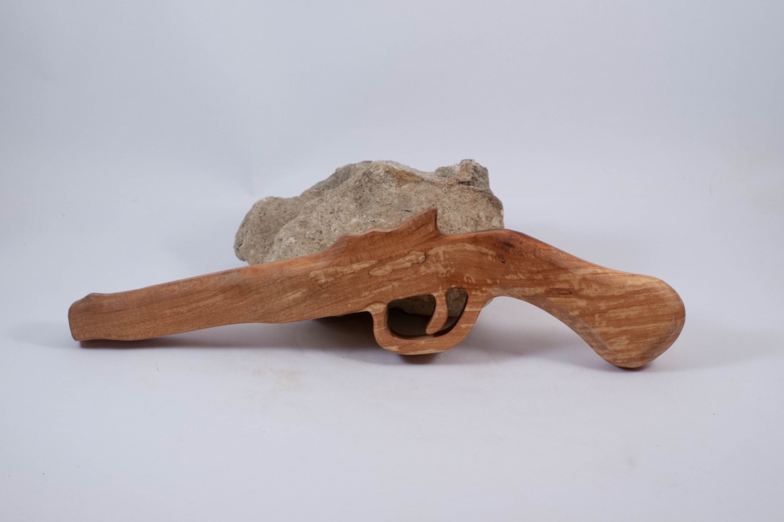 Joc pistol din lemn - - Artynos.ro Joc pistol din lemn - - Artynos.ro