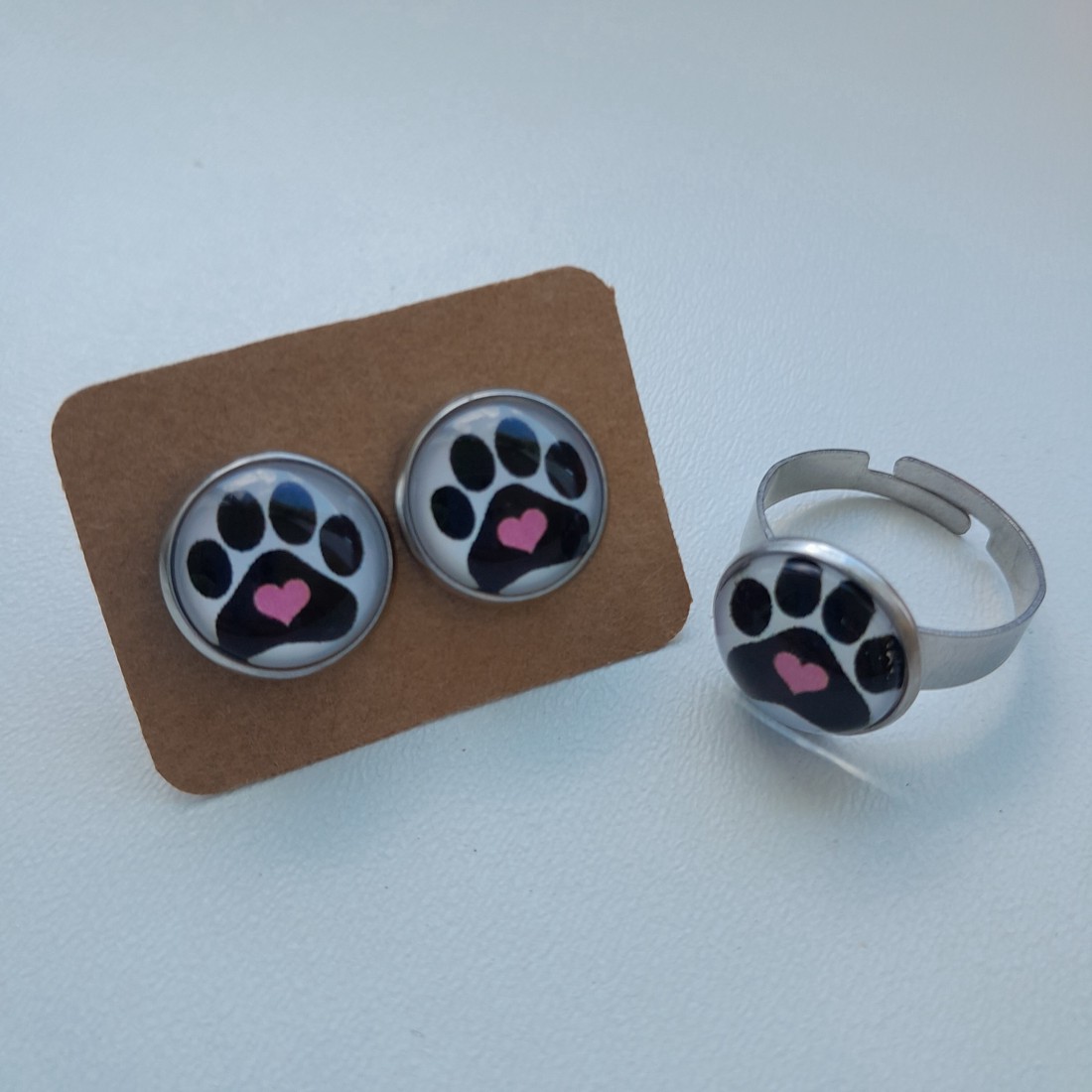 Bijuterii din mărgele de sticlă cu pandantive - in cutie cadou - - Artynos.ro Bijuterii din mărgele de sticlă cu pandantive - in cutie cadou - - Artynos.ro