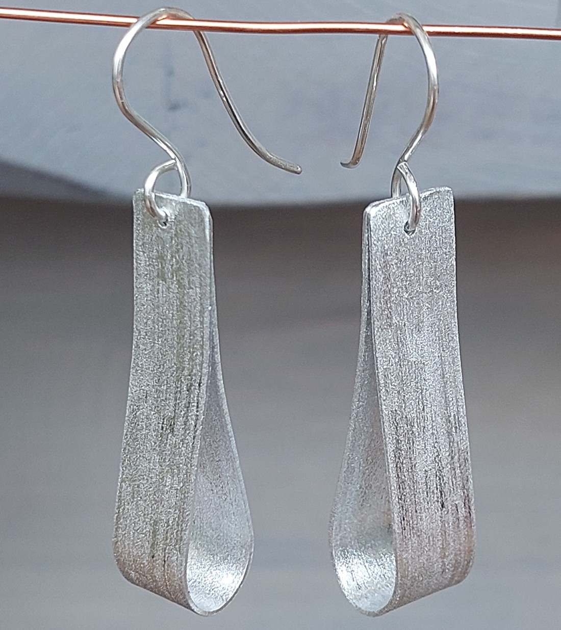 Minimală în formă de pană din aluminiu - bijuterii - seturi de bijuterii - Artynos.ro Minimală în formă de pană din aluminiu - bijuterii - seturi de bijuterii - Artynos.ro