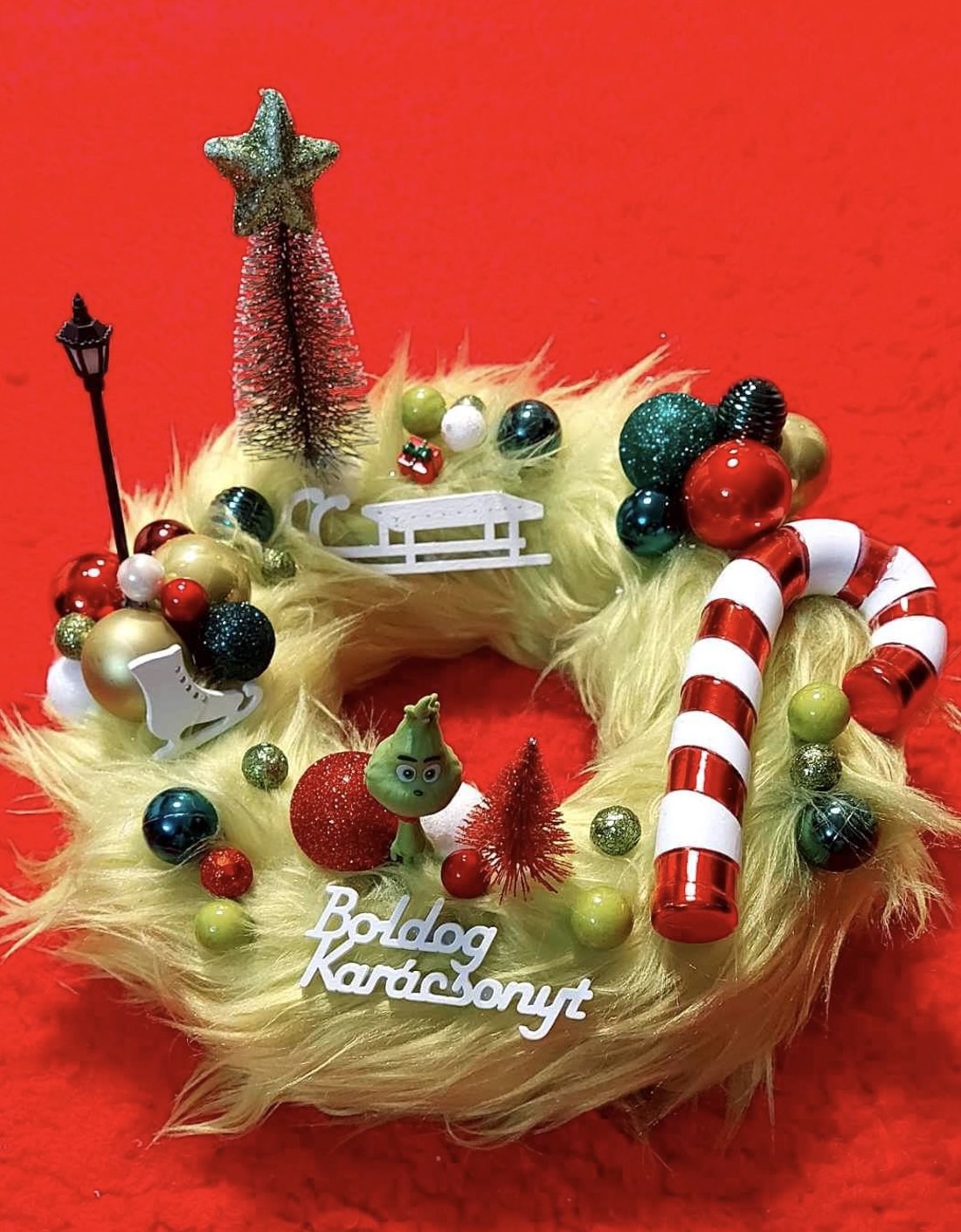 Grinch Crăciun decor de masă, coroană - - Artynos.ro Grinch Crăciun decor de masă, coroană - - Artynos.ro