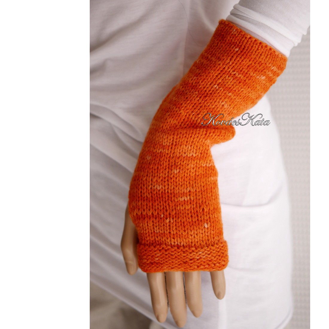 BOSZI-GLOVER / softclown - exclusiv tricotat manual, manusa pictata, incalzitor de mana / portocaliu - îmbrăcăminte și modă - eșarfe, pălării, fularuri - mănușă - Artynos.ro