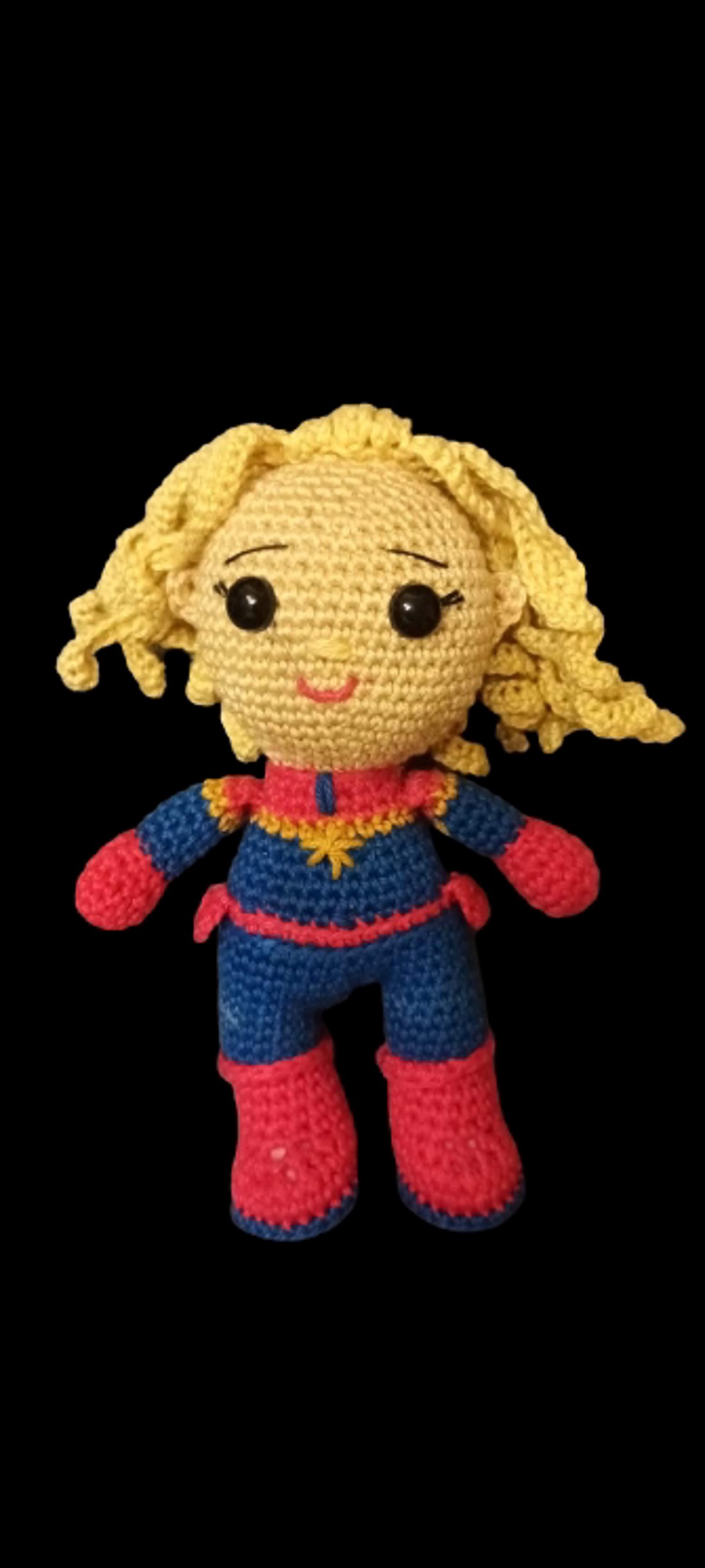 Căpitanul Marvell supererou croșetat figura amigurumi - - Artynos.ro Căpitanul Marvell supererou croșetat figura amigurumi - - Artynos.ro