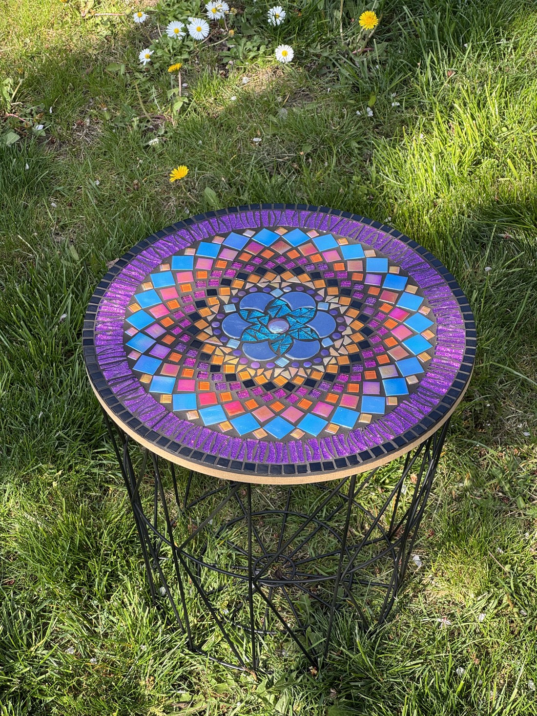 Măsuță colorată, mov, cu model migdalat, - - Artynos.ro Măsuță colorată, mov, cu model migdalat, - - Artynos.ro