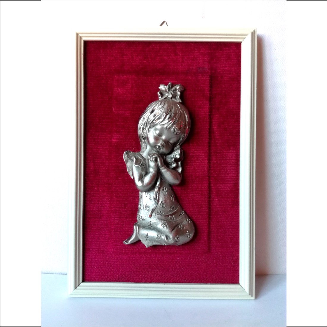 Fetiță drăguță rugându-se, imagine pe tablă - arte vizuale și accesorii  - alte arte - Artynos.ro