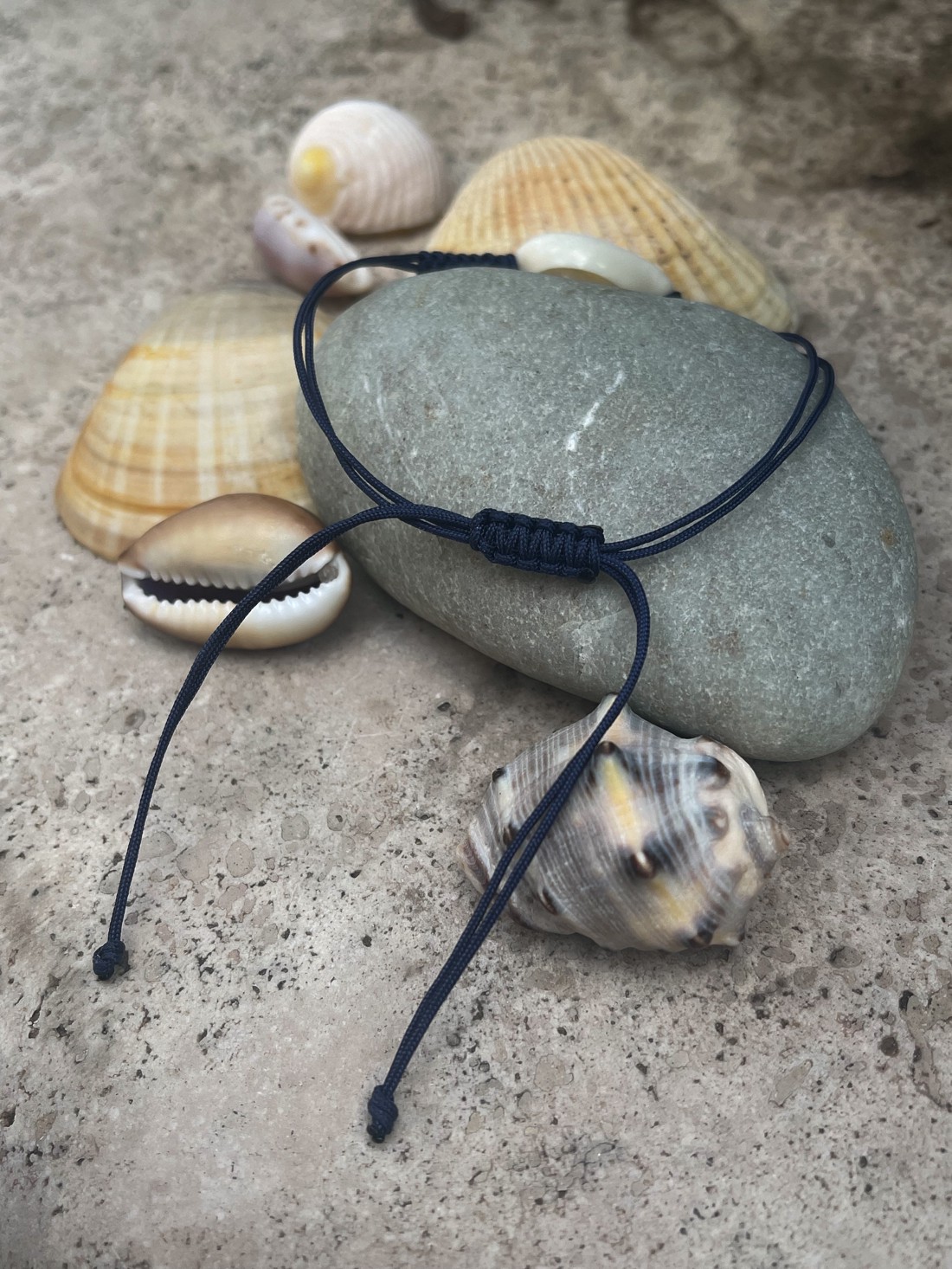 !VÂNZARE! Brățară din scoică cu lapis lazuli -  - Artynos.ro