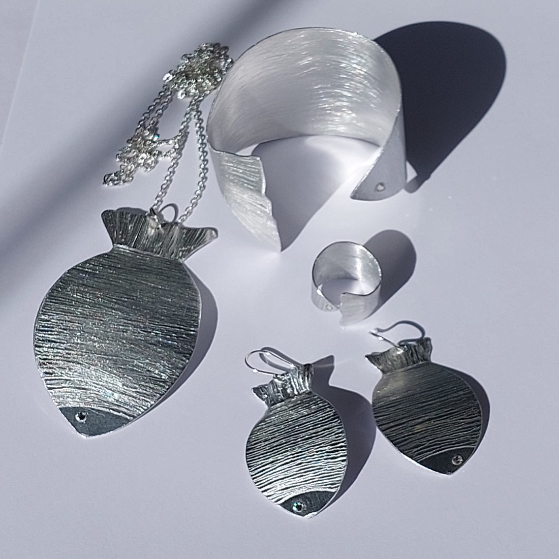 Piesă minimală pentru pește din aliaj de aluminiu - bijuterii - seturi de bijuterii - Artynos.ro Piesă minimală pentru pește din aliaj de aluminiu - bijuterii - seturi de bijuterii - Artynos.ro