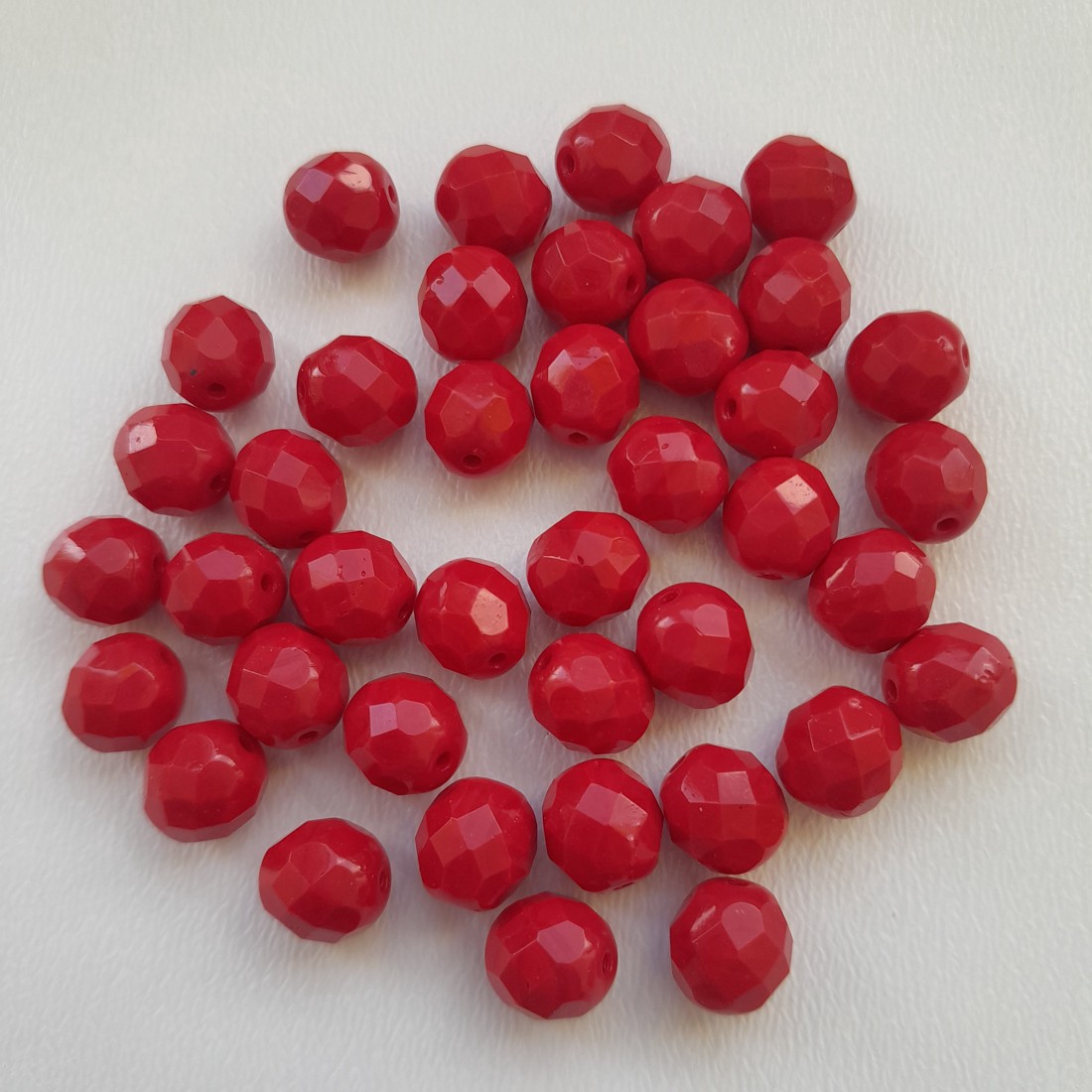 Mărgele cehe fațetate din sticlă - 8mm - 30 buc / pachet - roșu - - Artynos.ro Mărgele cehe fațetate din sticlă - 8mm - 30 buc / pachet - roșu - - Artynos.ro