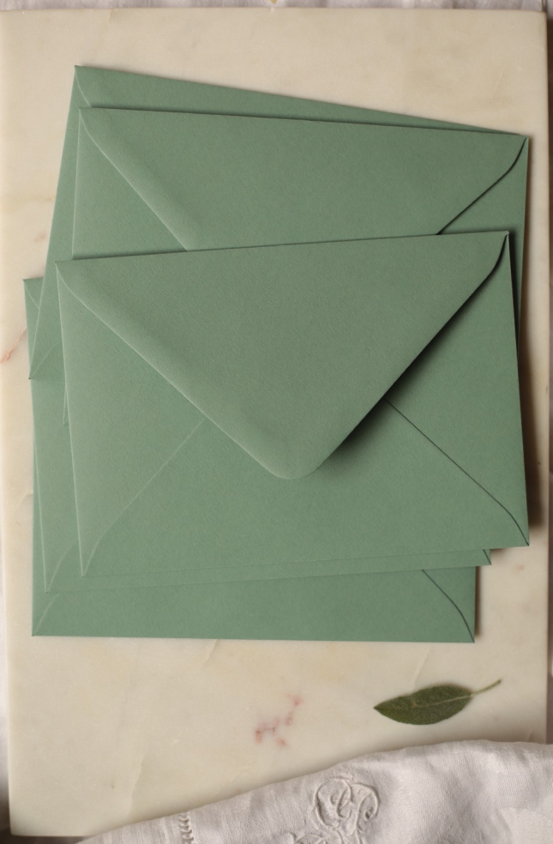 Plicuri verde eucalipt - C6 - 25 buc - - Artynos.ro Plicuri verde eucalipt - C6 - 25 buc - - Artynos.ro