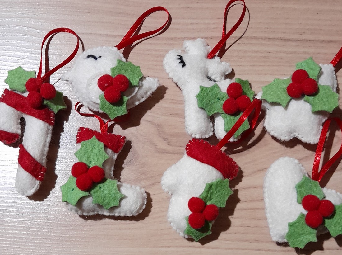 Ornament pom de Crăciun din pâslă, 7pcs - - Artynos.ro Ornament pom de Crăciun din pâslă, 7pcs - - Artynos.ro