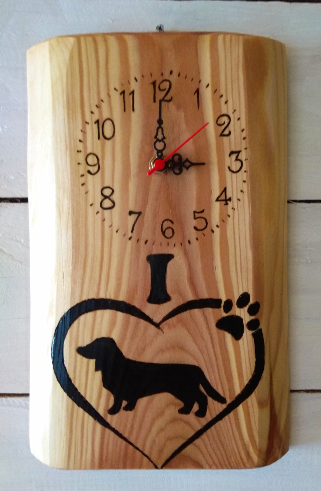 Ceas de perete din larice dachshund iubit -  - Artynos.ro