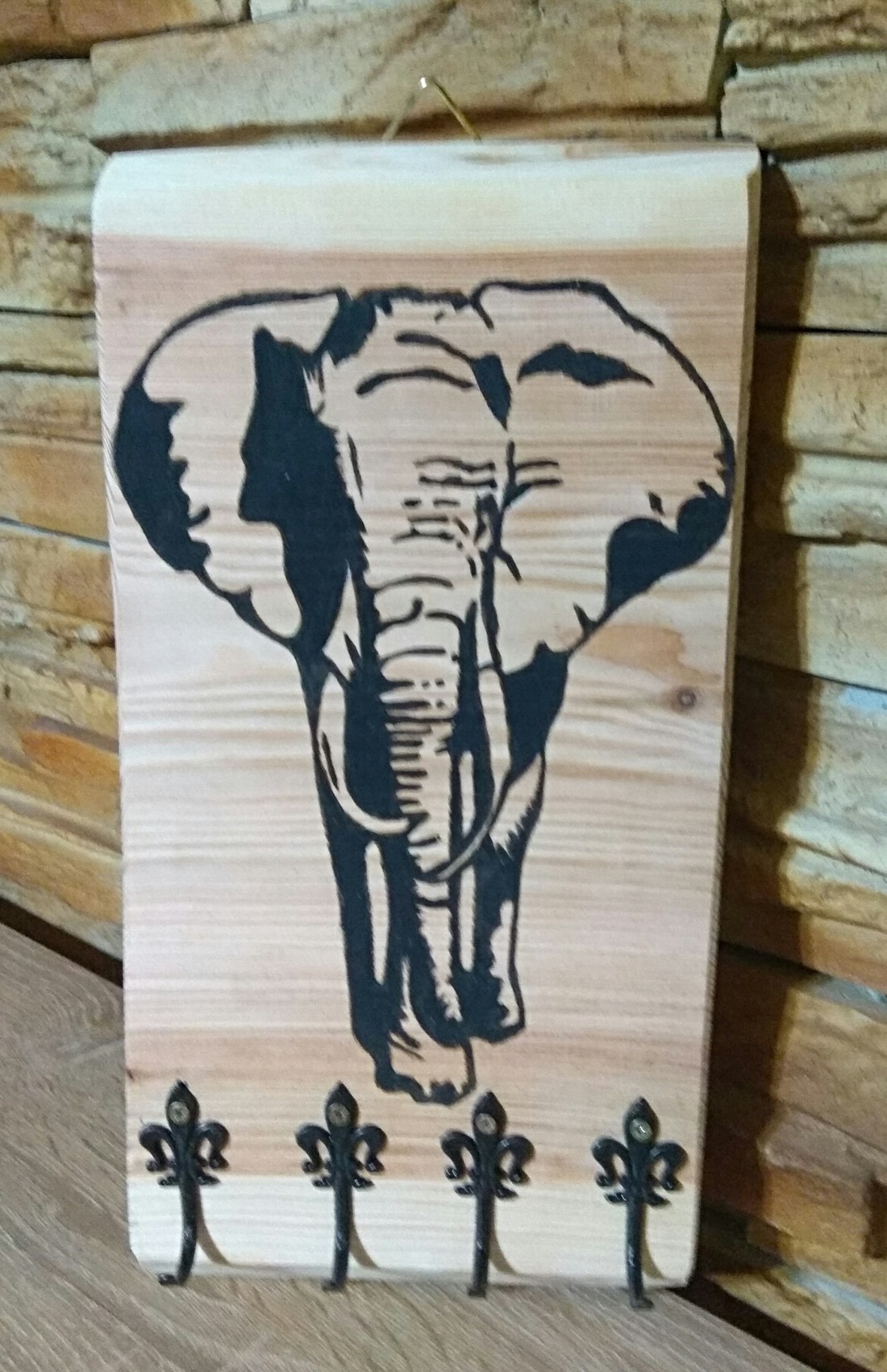 Elefant cuier de perete - - Artynos.ro Elefant cuier de perete - - Artynos.ro