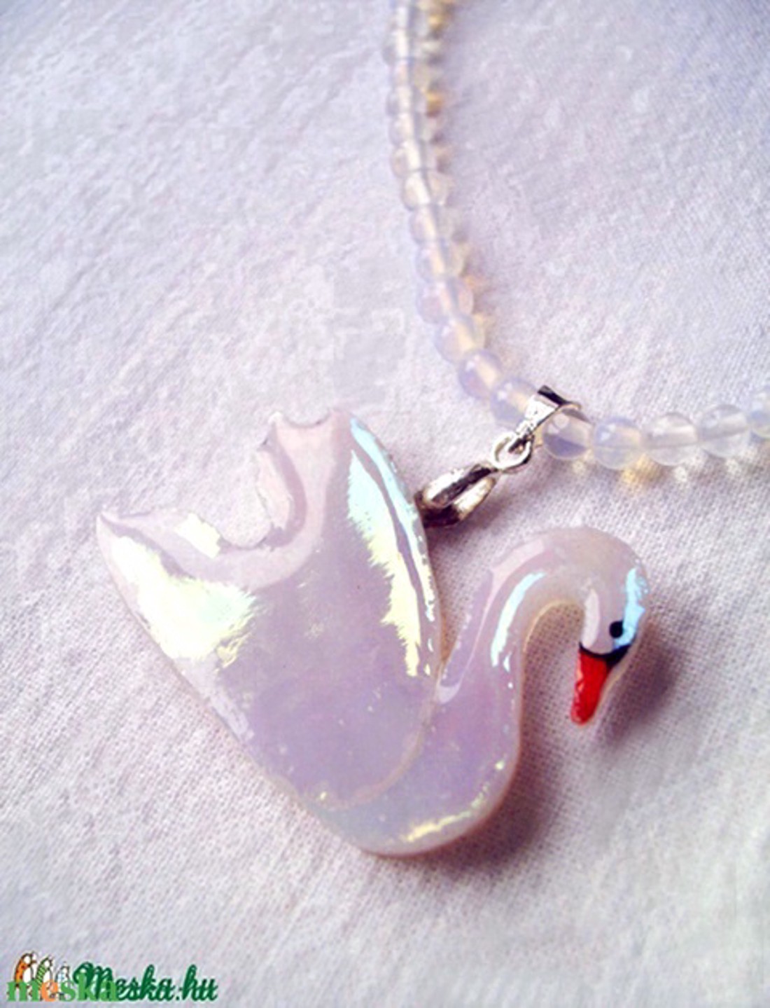 Pandantiv lebădă albă pe colier moonstone-opalit - bijuterii - coliere - pandative - Artynos.ro