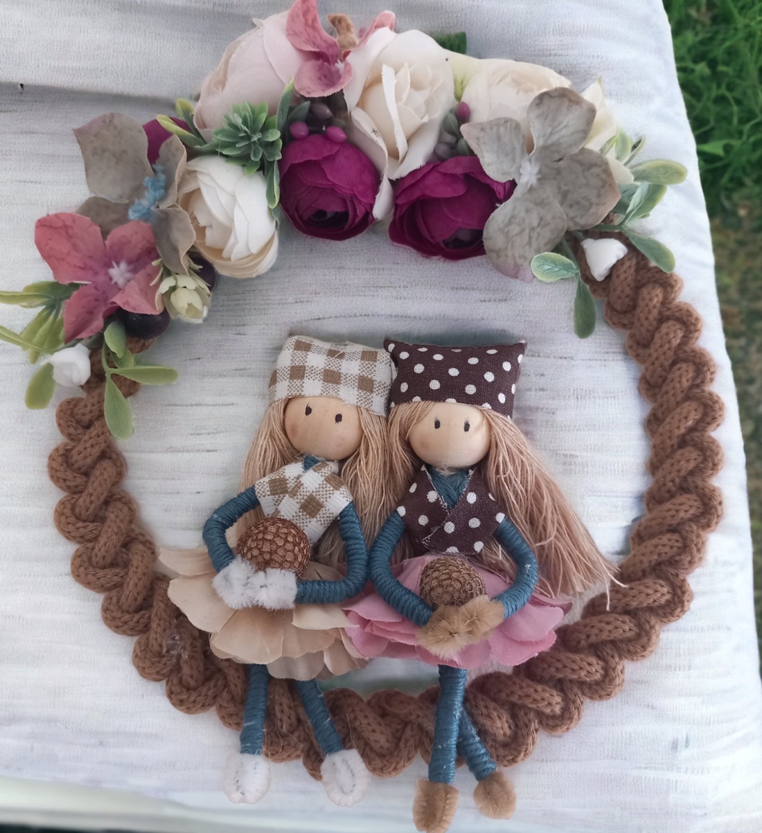 Ușă decorare fete cu flori - - Artynos.ro Ușă decorare fete cu flori - - Artynos.ro