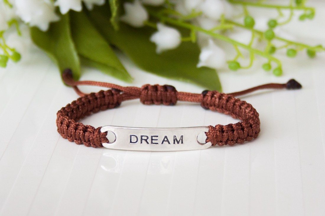 Brățară macramé împletită - Brown Dream - - Artynos.ro Brățară macramé împletită - Brown Dream - - Artynos.ro