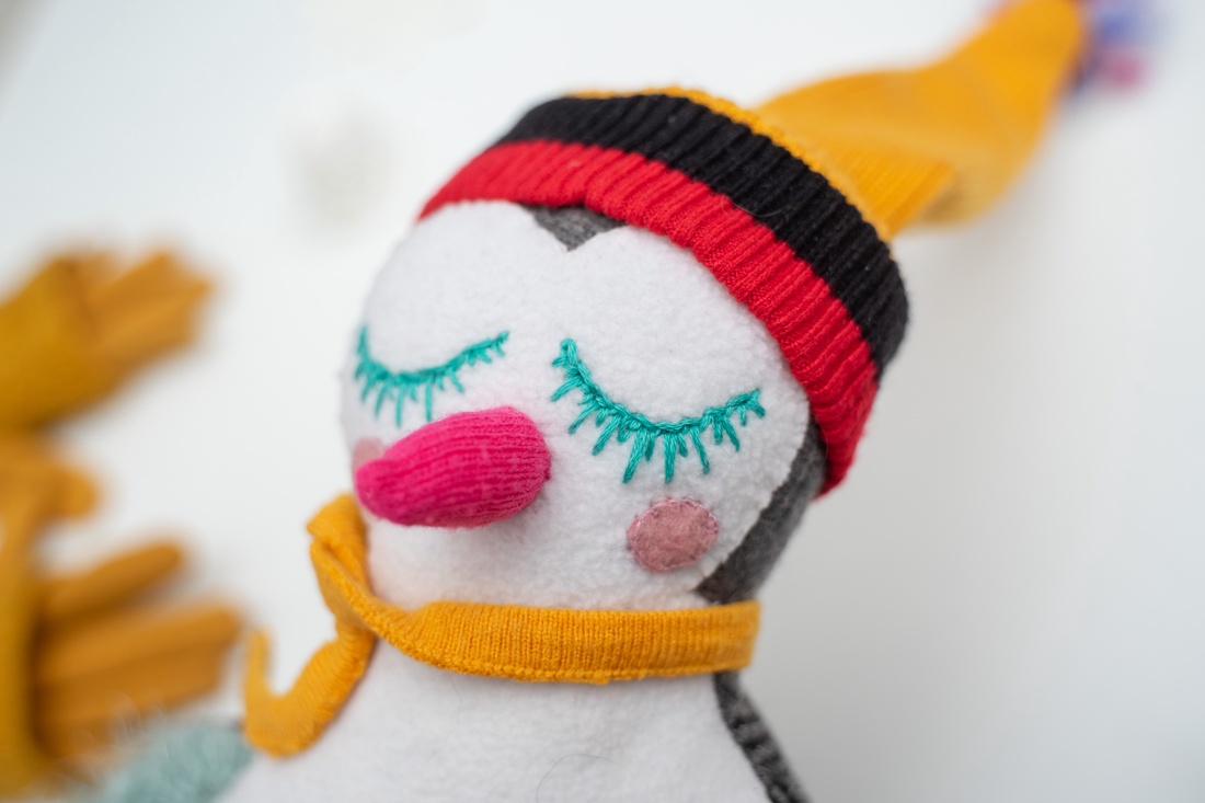 Pinguinul Alin - jucării și echipamente pentru copii - plușuri - figurine de pluș - Artynos.ro