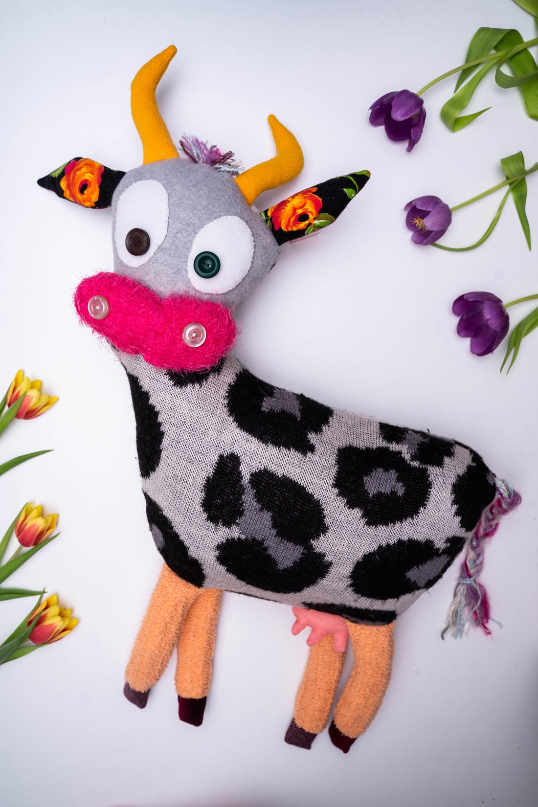 Văcuța Crenguța - jucării și echipamente pentru copii - plușuri - personaje de basm din pluș - Artynos.ro