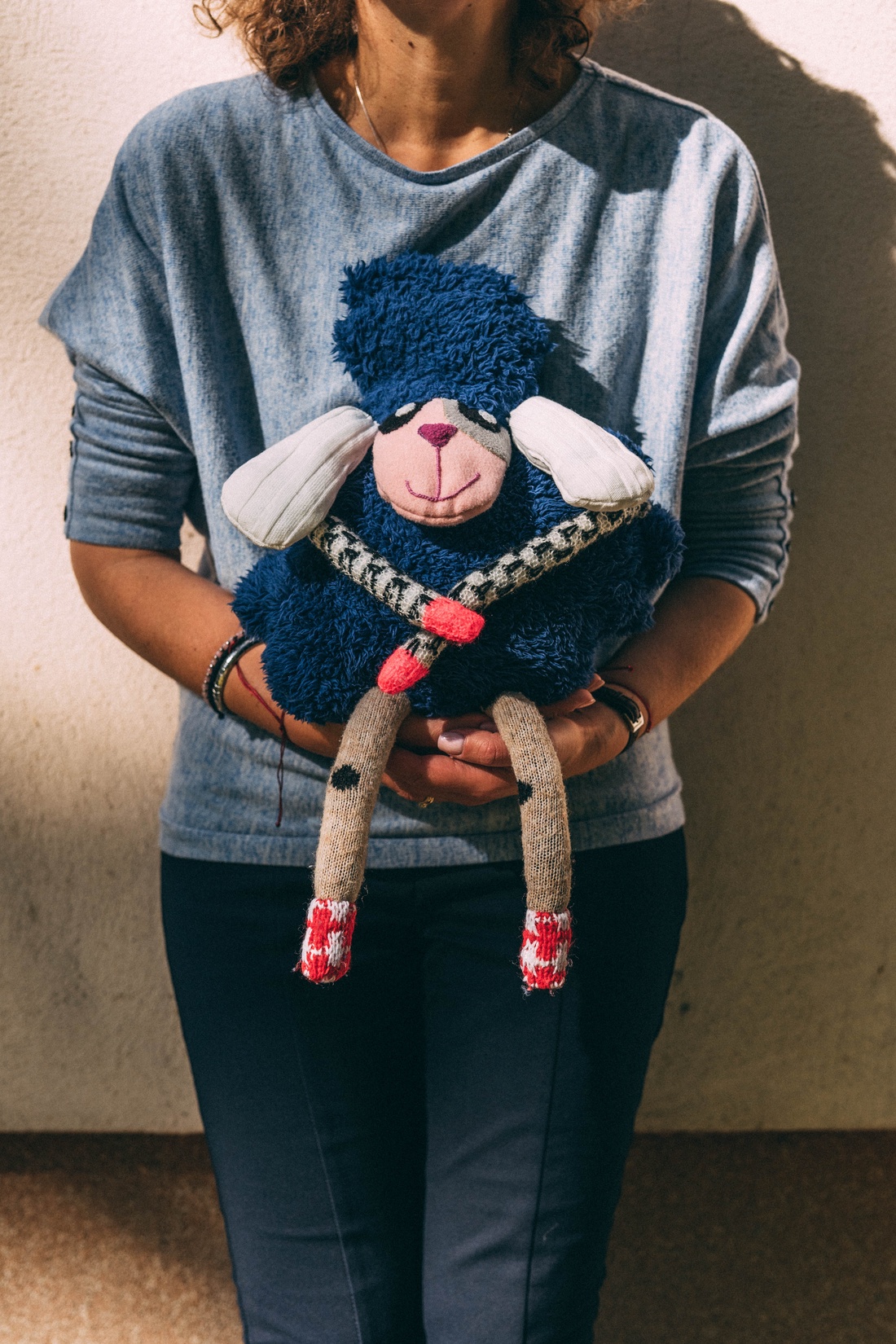 Oaia Mouton Bleu - jucării și echipamente pentru copii - jucării și accesorii pentru copii - păpuși de joacă - Artynos.ro